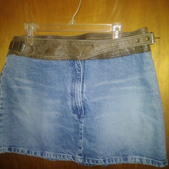 Blue Jean mini skirt - Picture 2 of 4